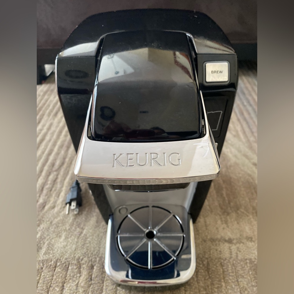 (Almost new!) Keurig coffee machine